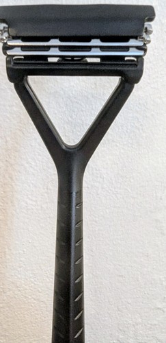 Leaf shave blade pivoting - leaf,
