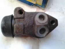 Ford Escort mk11... 1100.. front l/h wheel cylinder ..1975-80