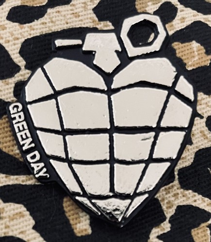 Green day metal pin - metal,