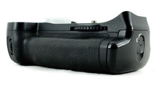 Original Nikon MB-D10 Battery Grip for D300 / D300s / D700 with MS-D10 Magazine