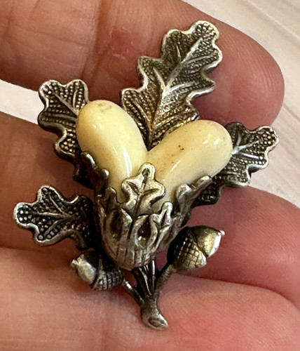 Vintage silver tone stag teeth - tone,