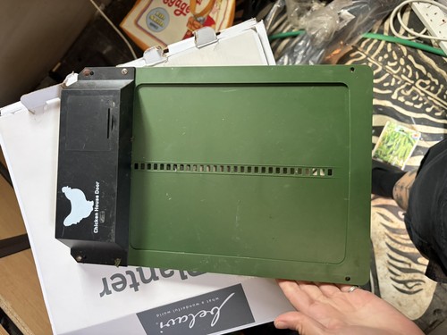 Automatic chicken coop - chicken, door