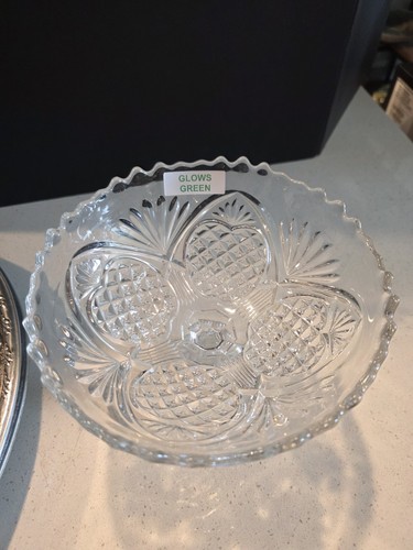 Uranium glass pedestal - uranium, compote