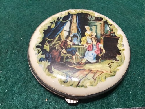 Vintage gwenda powder compact - vintage,