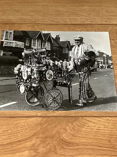 Pearly king brighton - pearly, in