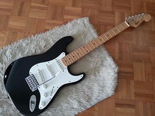 1994/95 KOREAN CORT BUILT FENDER SQUIER STRATOCASTER DELUXE,CLASSIC BLACK