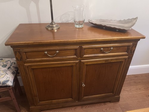 Italian style door sideboard - 2-door,