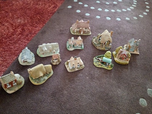 Lilliput lane cottages in - lane, 12