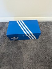 Empty Adidas ( Campus 00s)