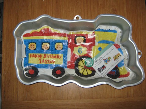 Wilton 2003 train cake - train,