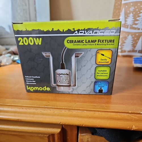Komodo ceramic lamp bracket - &,
