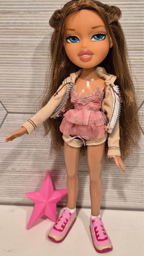 Bratz class back to - ✏️bratz,