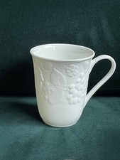 Wedgwood strawberry vine mug - vine,