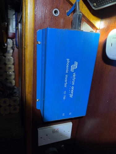 Victron energy blue power - victron,