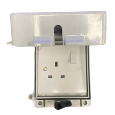 1G Socket IP65 Outdoor Box Sealed Enclosure & 3 Meters White Cable - Used