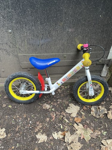 Child first bicycle - first, apollo