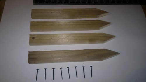 Set 12 treated fence - of,