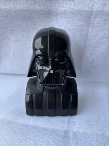 Star wars collectible darth - star,
