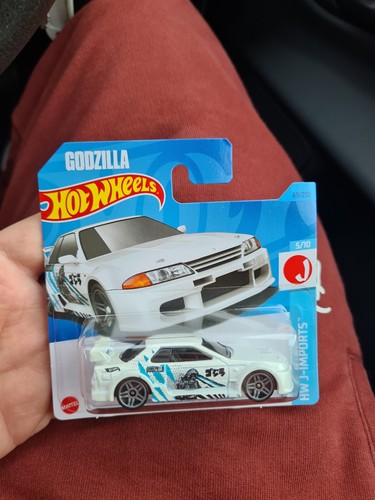 Hot wheels godzilla nissan - godzilla,