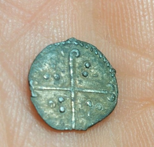 Elizabeth half penny high - i,