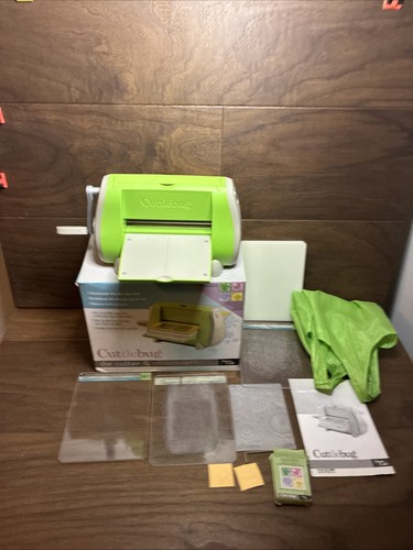 Cuttlebug die cutting - cuttlebug,