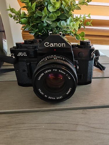 Canon 35mm slr - slr, with