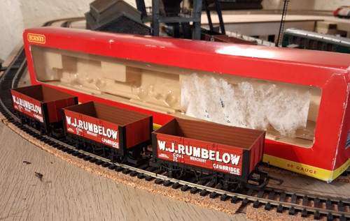 Hornby rumbelow red - w, j