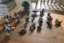 Original Smurfs 18 Original figures And papa Smurf House. PEYO