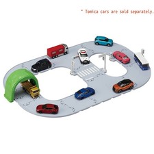 TAKARA TOMY TOMICA TOWN -