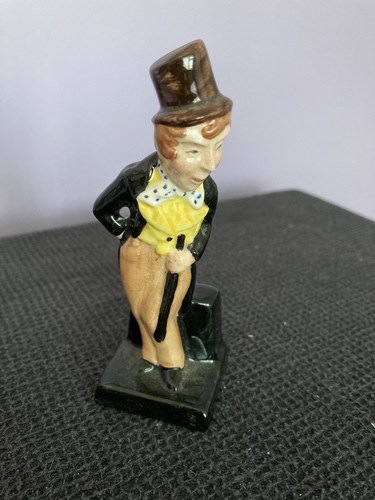 Royal doulton small figure - royal,