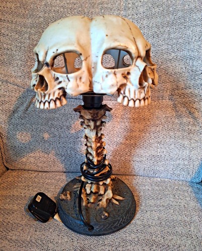 Gothic skull resin table - skull, lamp