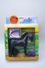 Julip Horse of the Year Set Black Diamond with Rug Rosette & 2 Buckets HOTY
