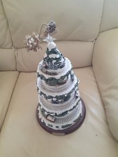 Kinkade Wonderland Express Christmas tree with lights and moving train with cert