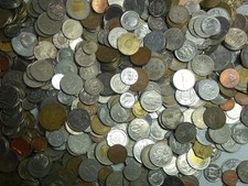 100 Assorted Foreign Coins