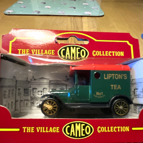 Corgi village cameo lipton - village,