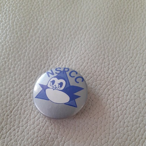 Nspcc vintage badge - vintage,