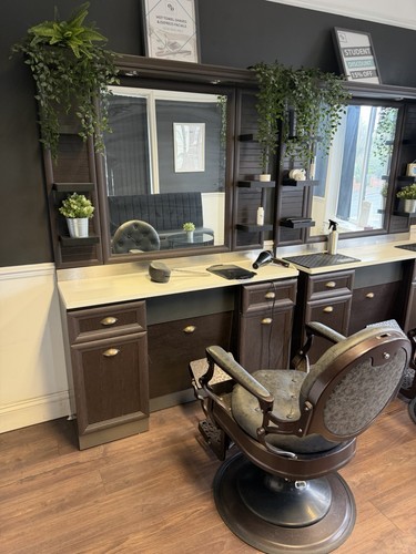 Barber station and - station, for