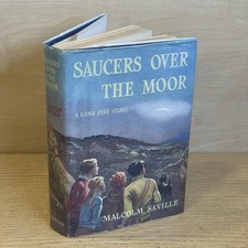 Malcolm Saville SAUCERS OVER