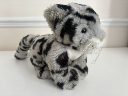 Marwell zoo wildlife snow - zoo,