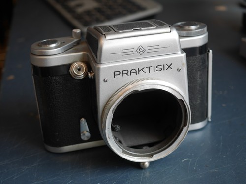 Praktisix 6x6 emdium format
