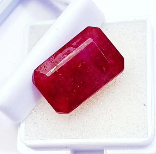 Natural red beryl emerald cut - red,