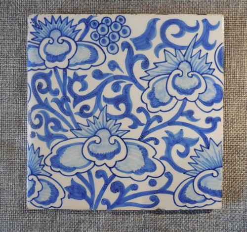 Rare hand painted blue white - hand,