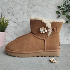 UGG Mini Bailey Button Pearl Gem Boot. UK Size 6. Chestnut 