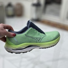 MIZUNO Mans Size 9.5 UK 44 Wave Inspire 19 Running Shoes Cameo Green