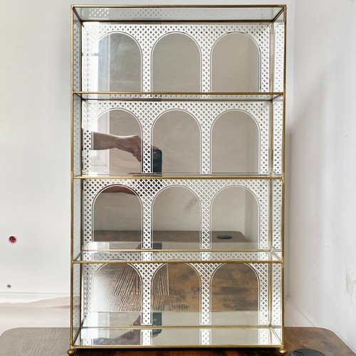 Mirrored display shelf for - mirrored,