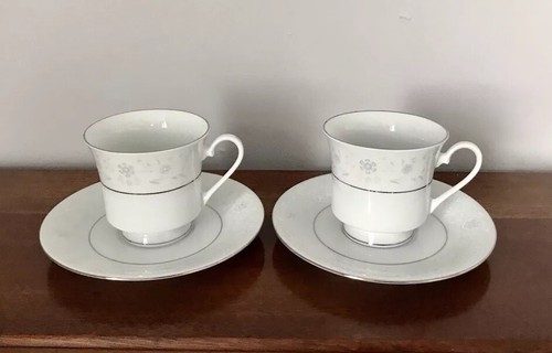 Two tea cups - two, crown