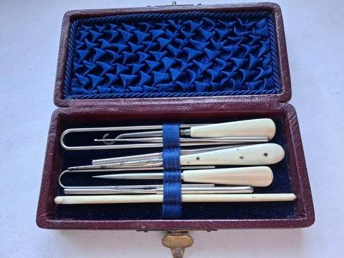 Vintage crochet hooks etc a - etc,