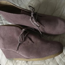 NEW Clarks womens YARRA DESERT suede ankle laced boots size7 truffle dusky lilac