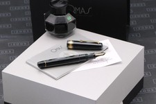Omas Paragon Arco Verde Celluloid Gold LE80 Fountain Pen - Extra Flessible Nib