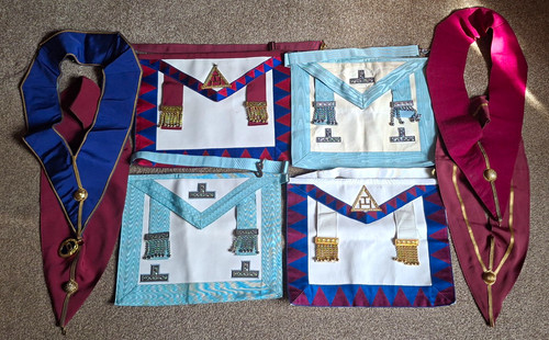 Royal arch masonic - arch, regalia